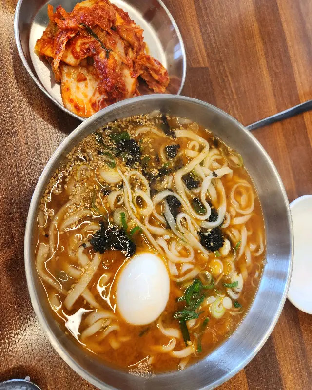 칼국수와 김치