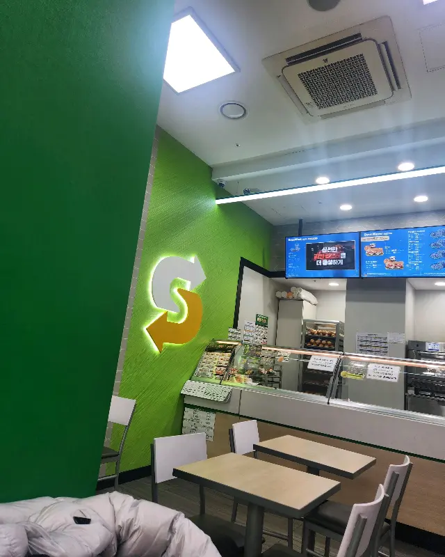 서브웨이 노원역점 내부
