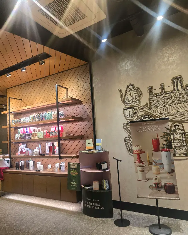 스타벅스 매장 내부 모습