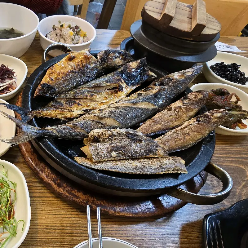 푸짐한 생선구이 한 상