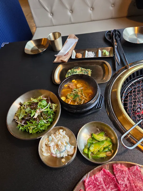 초대한우의 상차림