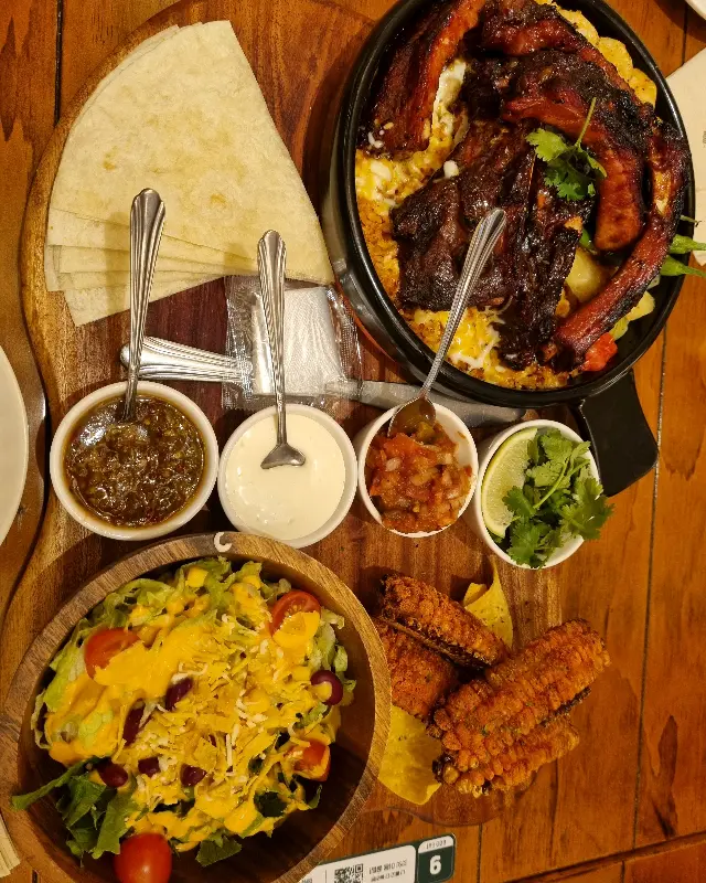 푸짐한 파히타 세트 한 상 차림