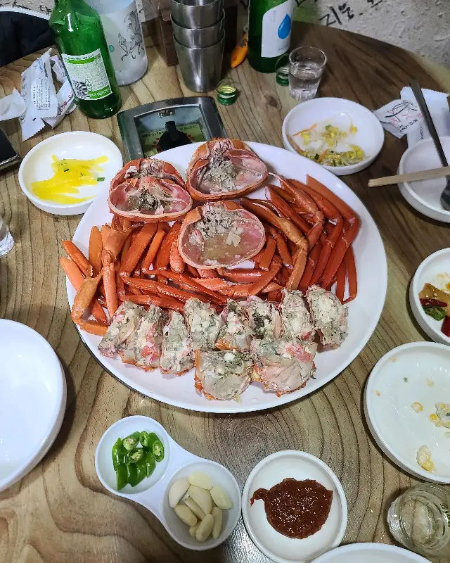 싱싱한 홍게 한 상