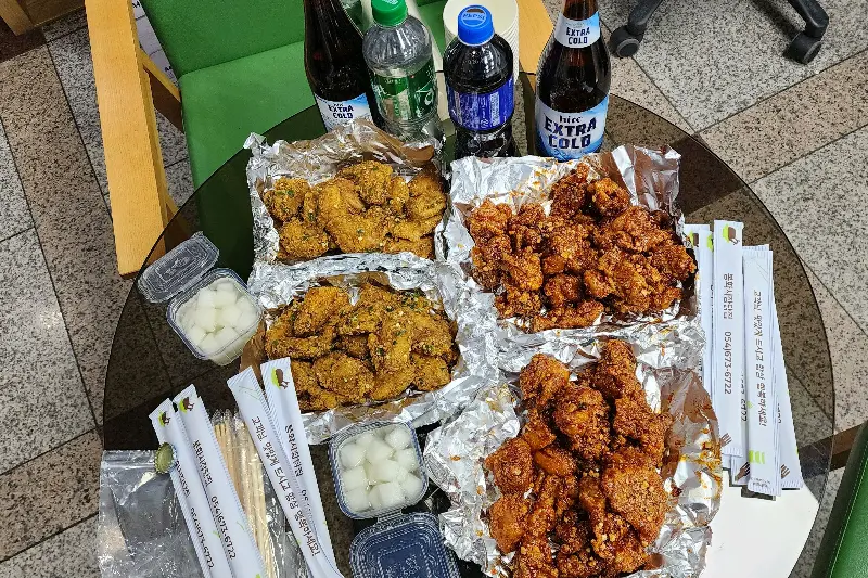 시장닭집 푸짐한 한 상