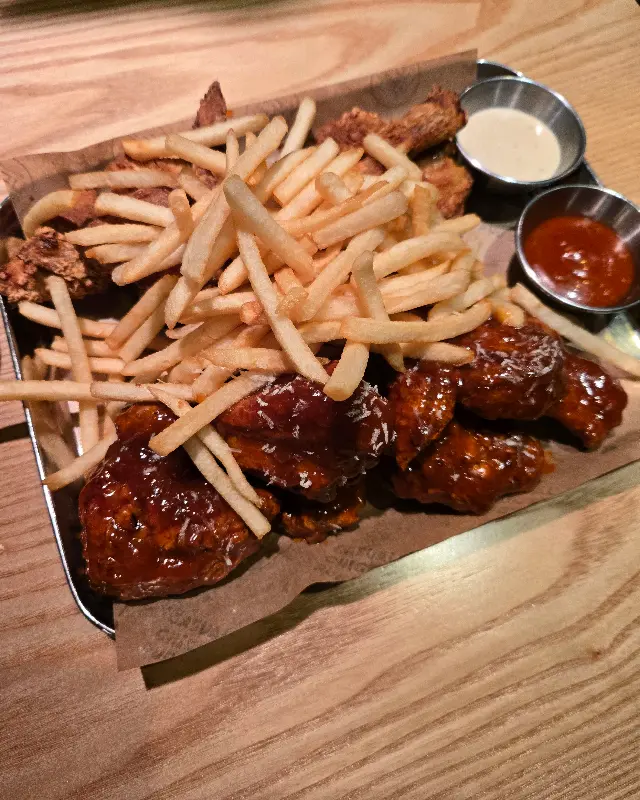 치킨과 감자튀김