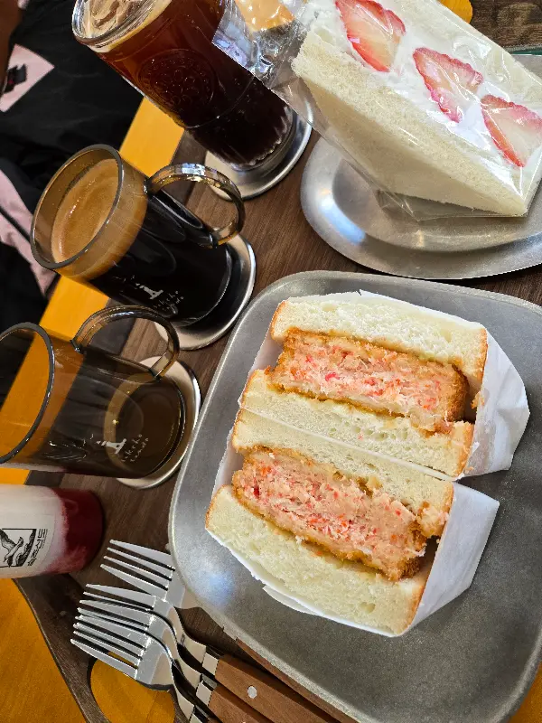 홍게가츠산도와 커피