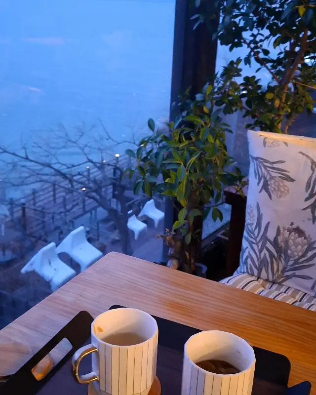 창밖으로 보이는 풍경