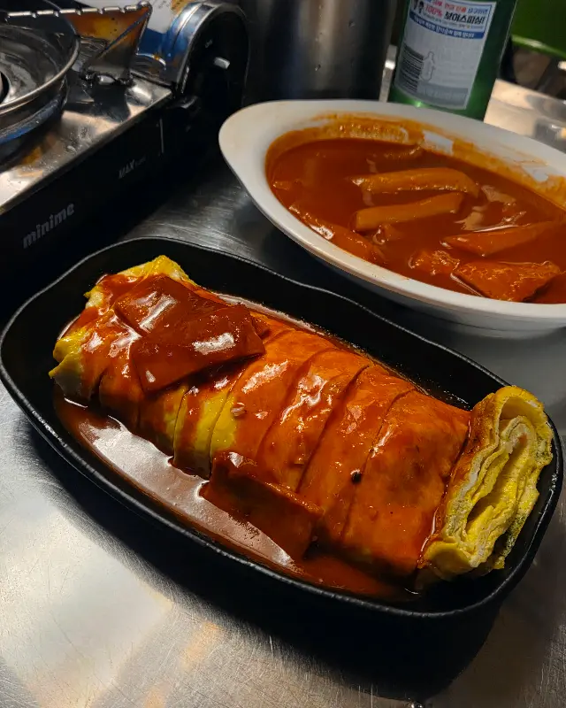 계란말이 김밥과 떡볶이