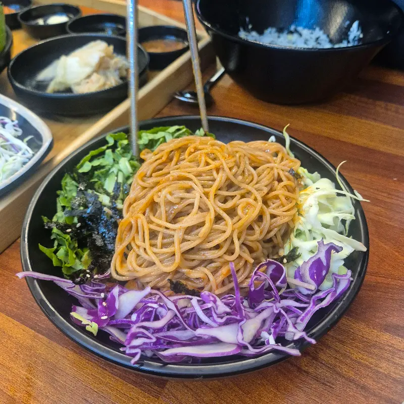 깻잎에 싸먹는 족발