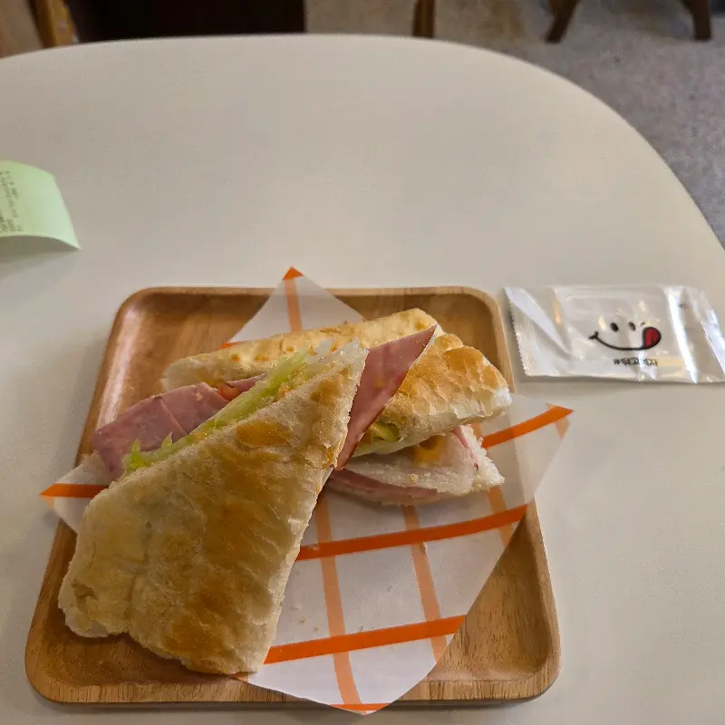 겉바속촉 크로크무슈