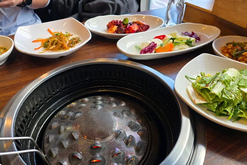 푸짐하게 차려진 한 상