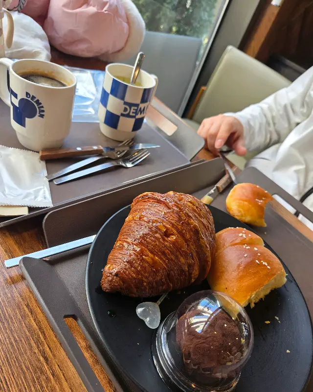 커피와 빵