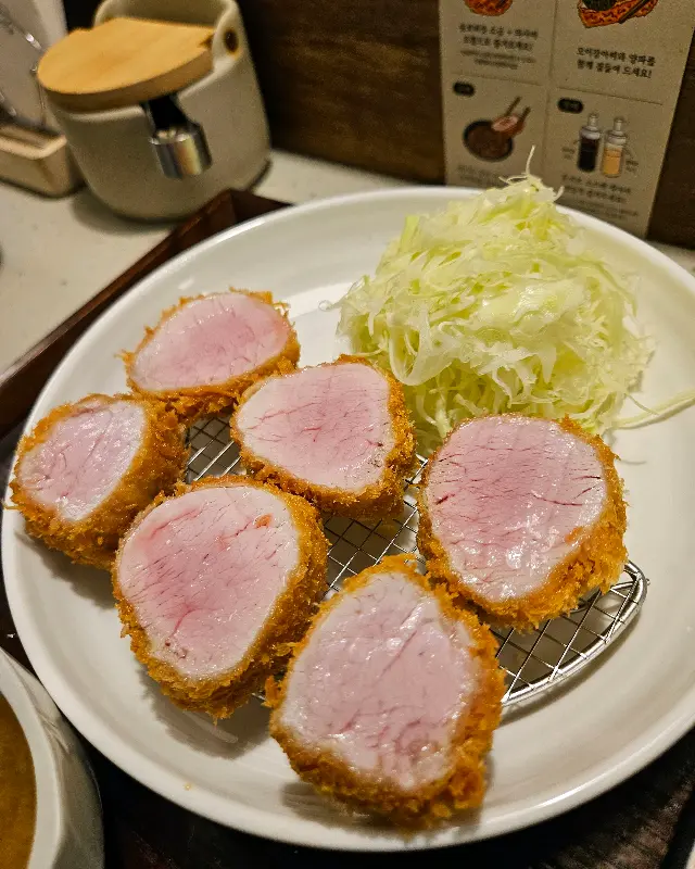 육즙 가득한 안심카츠 단면