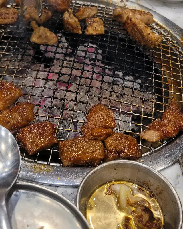 달콤한 양념이 밴 돼지갈비