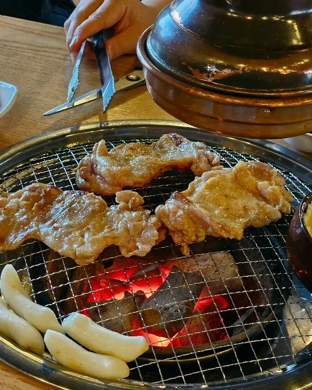 맛있게 구워진 닭갈비