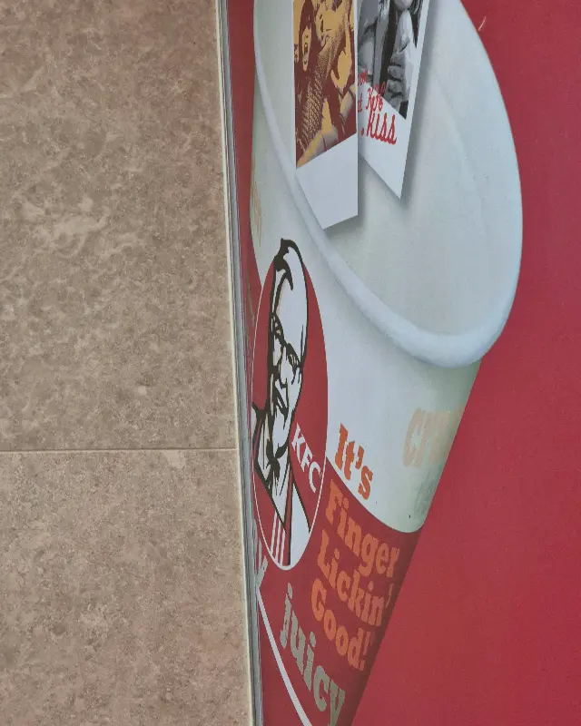 KFC 매장 내부 장식