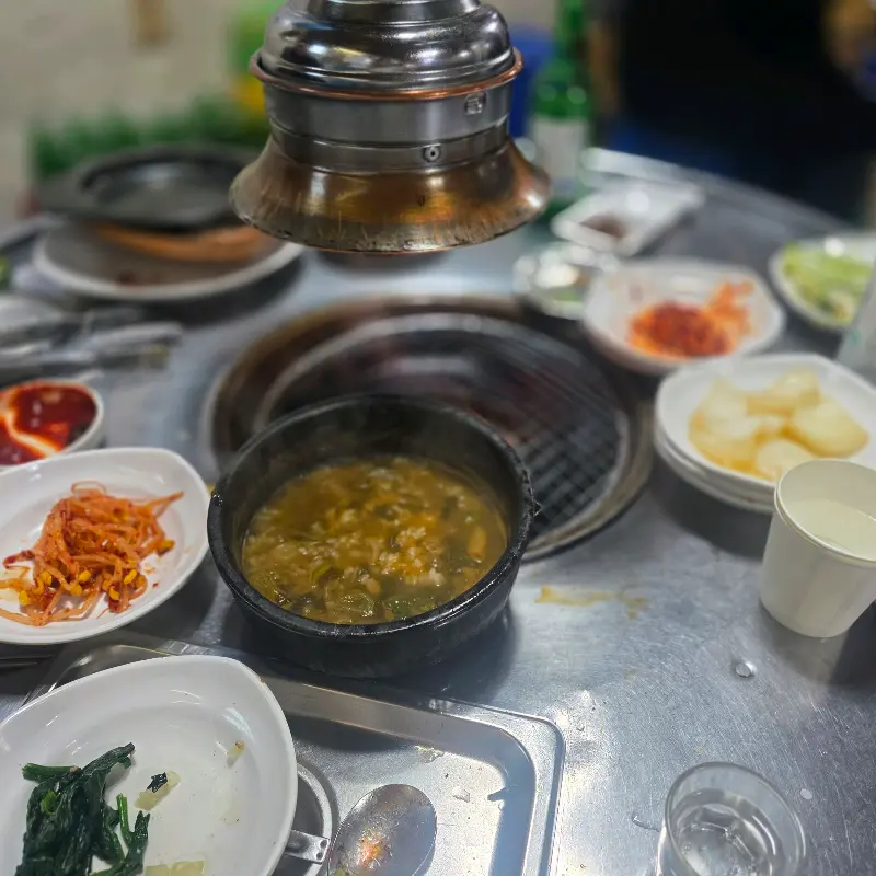 황소고집실비식당 기본 반찬 세팅