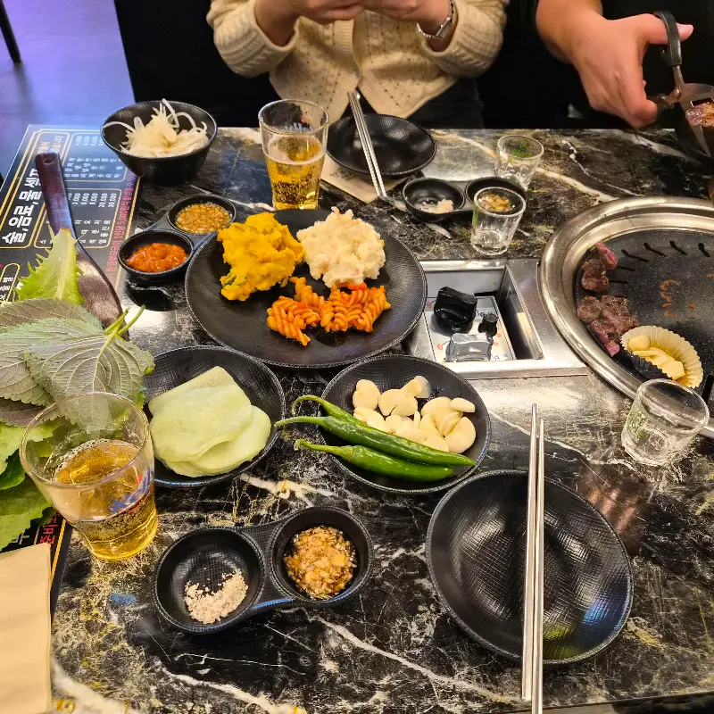 다양한 곁들임 메뉴