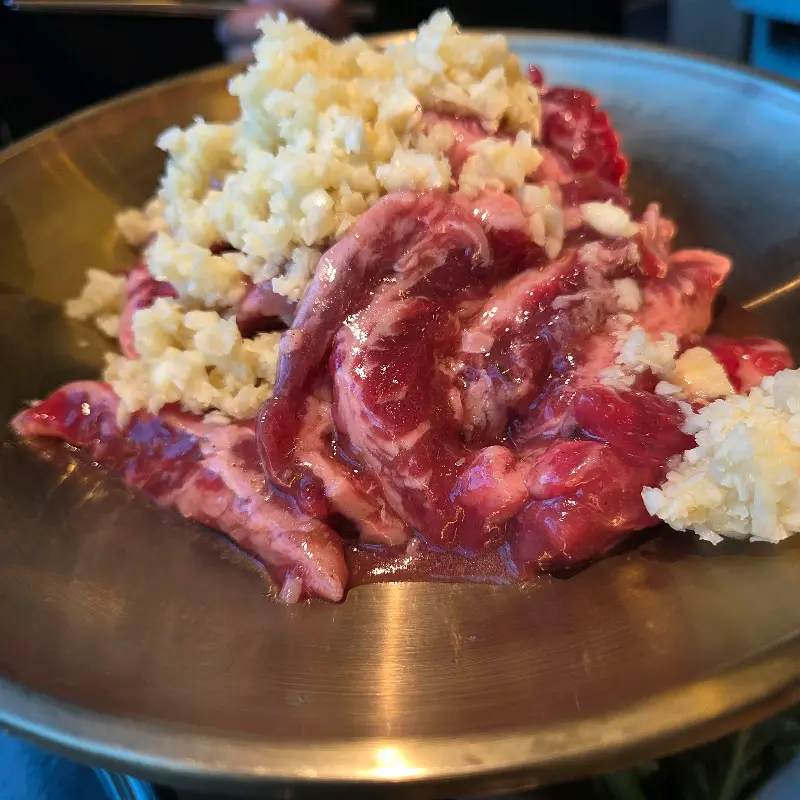 살얼음이 동동 뜬 육수의 시원한 냉칼국수