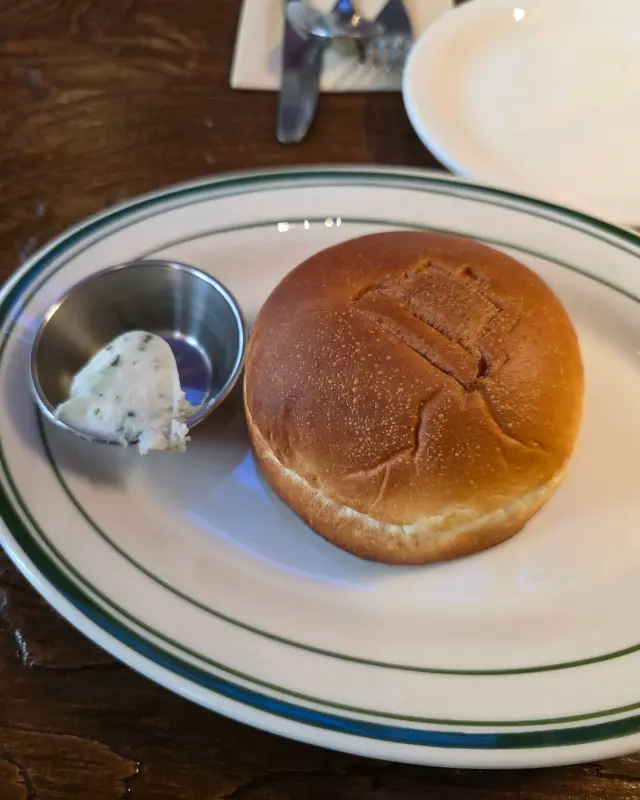 따뜻한 분위기의 내부 인테리어