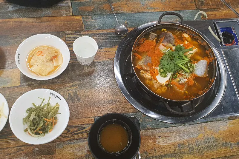 푸짐한 동태탕 한 상 차림