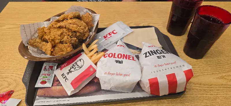 징거버거, 치킨, 프렌치프라이