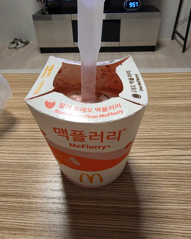 딸기 오레오 맥플러리