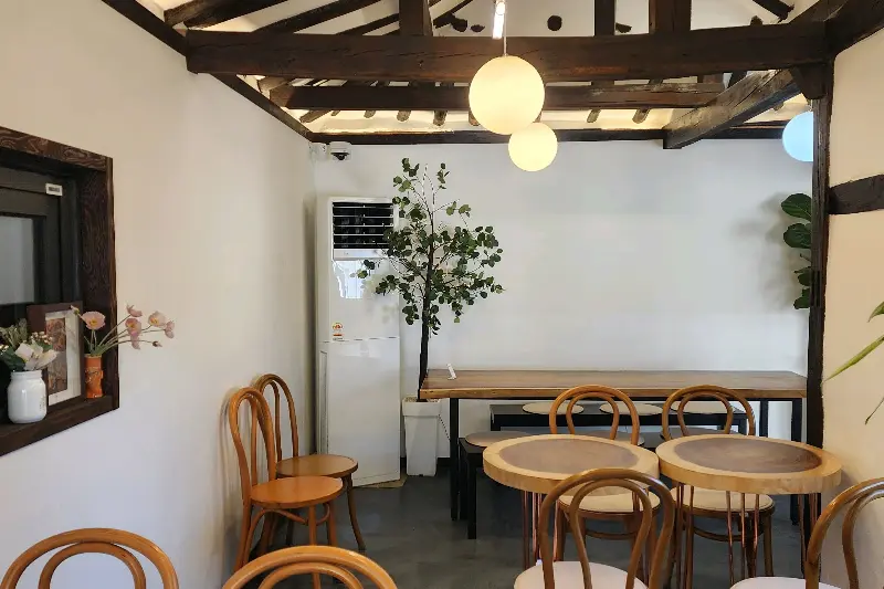 기분조은카페 내부 전경