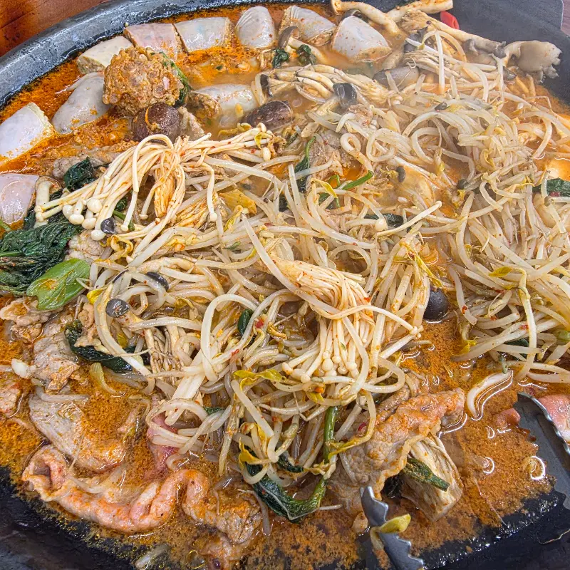 보글보글 끓는 순대전골