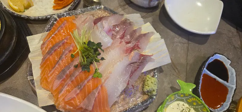 싱싱한 해산물이 가득한 한 상 차림