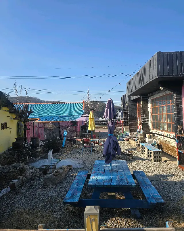 카페 외부 테라스