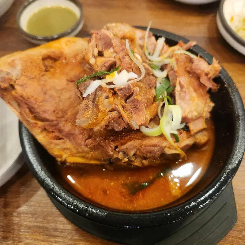 왕뼈해장국 내용물