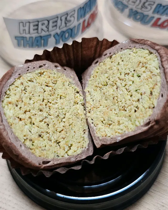 단면을 자른 두바이 수건 케이크