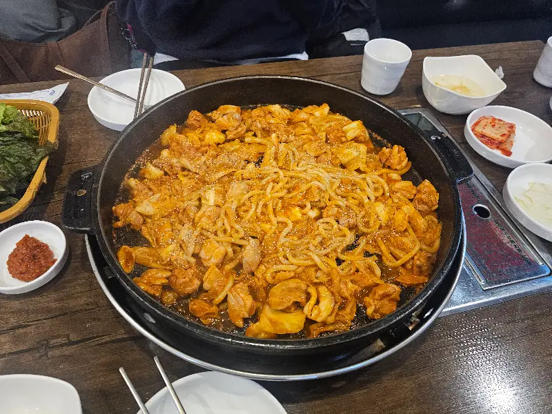 닭갈비 전체 샷