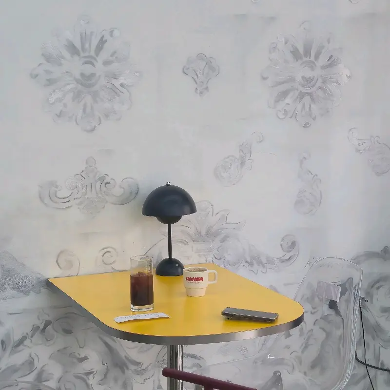 카페 내부 테이블