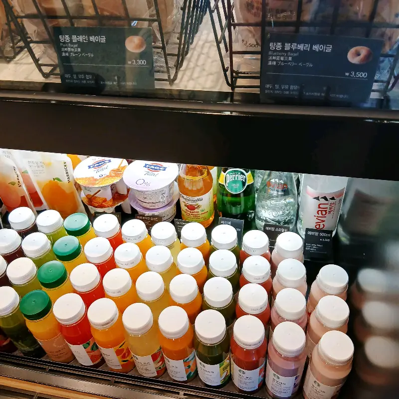 다양한 음료와 디저트