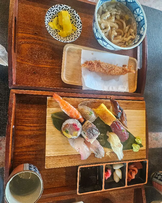 정갈하게 차려진 한 상