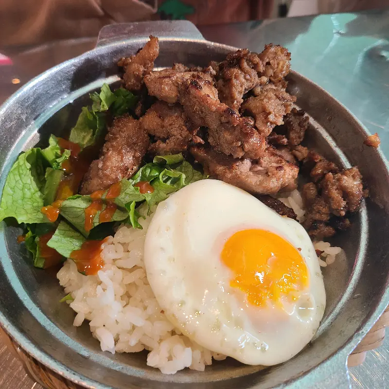 숯불 돼지고기 덮밥