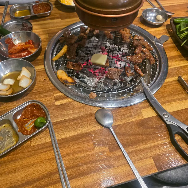 소도둑에서 즐기는 숯불구이 한 상