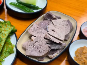 잊을 수 없는 녹진한 피순대의 향연, 서울 번동에서 만난 인생 순대국 맛집