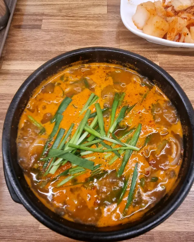 얼큰 순대국 근접샷