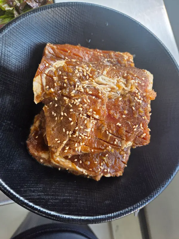 윤기가 흐르는 돼지갈비