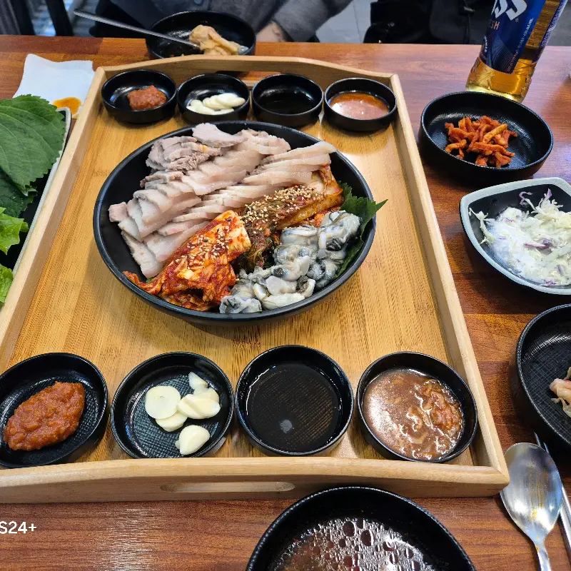 아랑족발 가게 내부