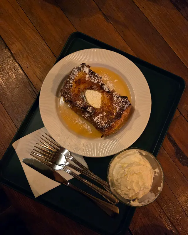 프렌치 토스트 항공샷