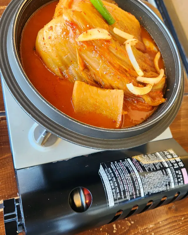 보글보글 끓는 김치찜