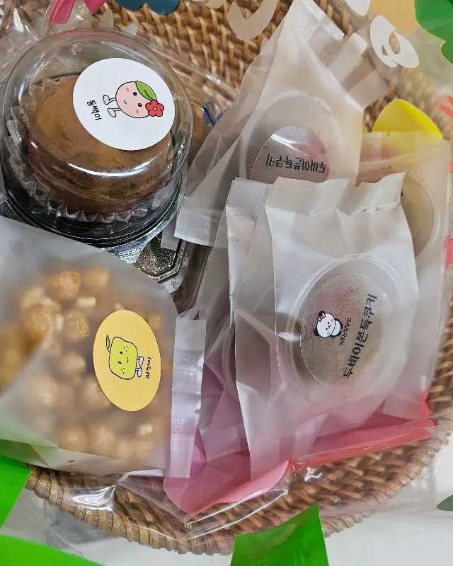 포장된 디저트 모습