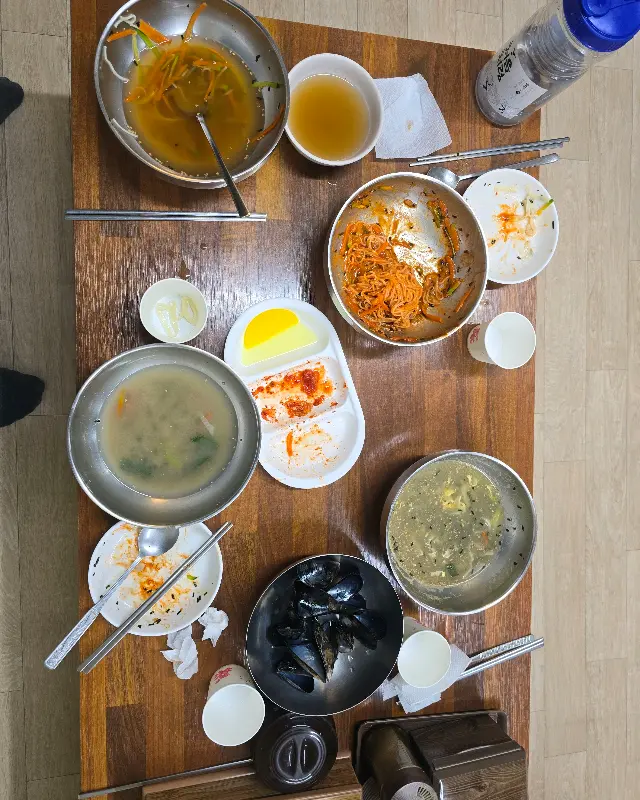 깔끔하게 비워진 그릇들