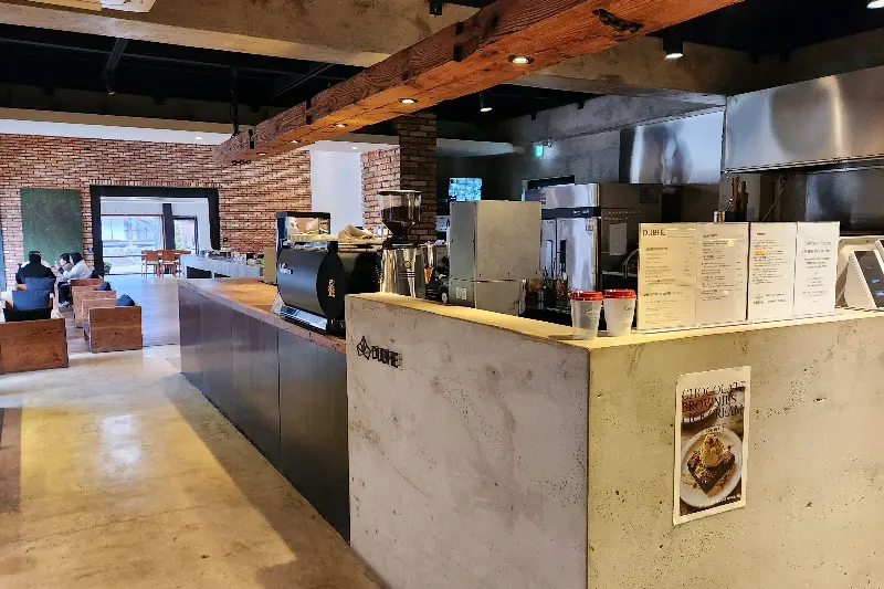 두베카페 주문 공간