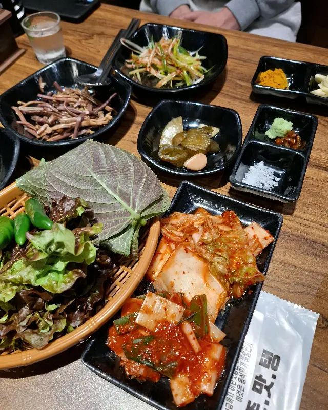 다채로운 곁들임 메뉴