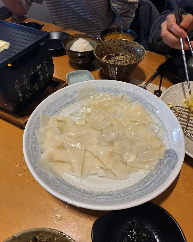 탱글탱글한 면발이 인상적인 하나야마 냉우동